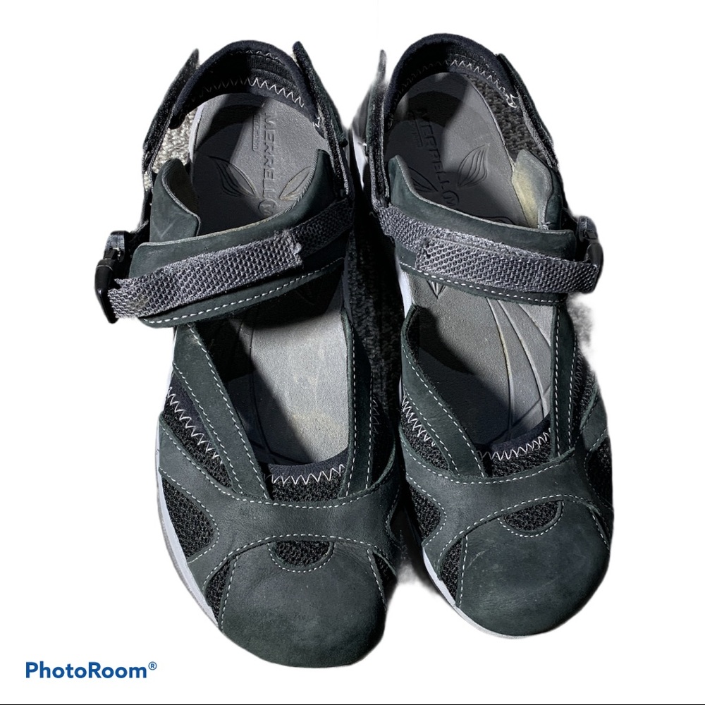 Merrill’s Woman’s Sandals Size 9